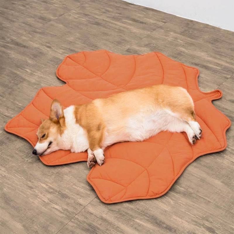 Leaf-Shaped Multi-Functional Pet Mat(Orange)